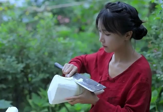 微念與李子柒和解：李子柒復(fù)出，能否重回顛峰?